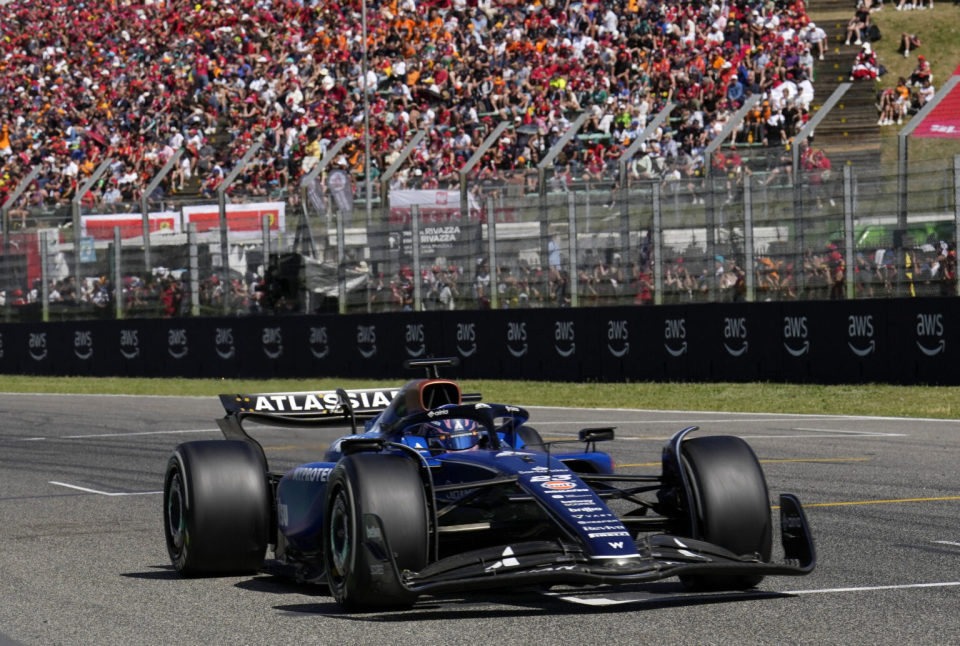 索伯车队险胜红牛二队，皮亚斯特里扛起全队