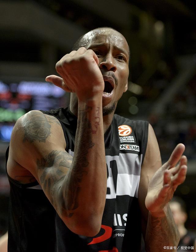 爵士绝杀山东队，福克斯高光表现