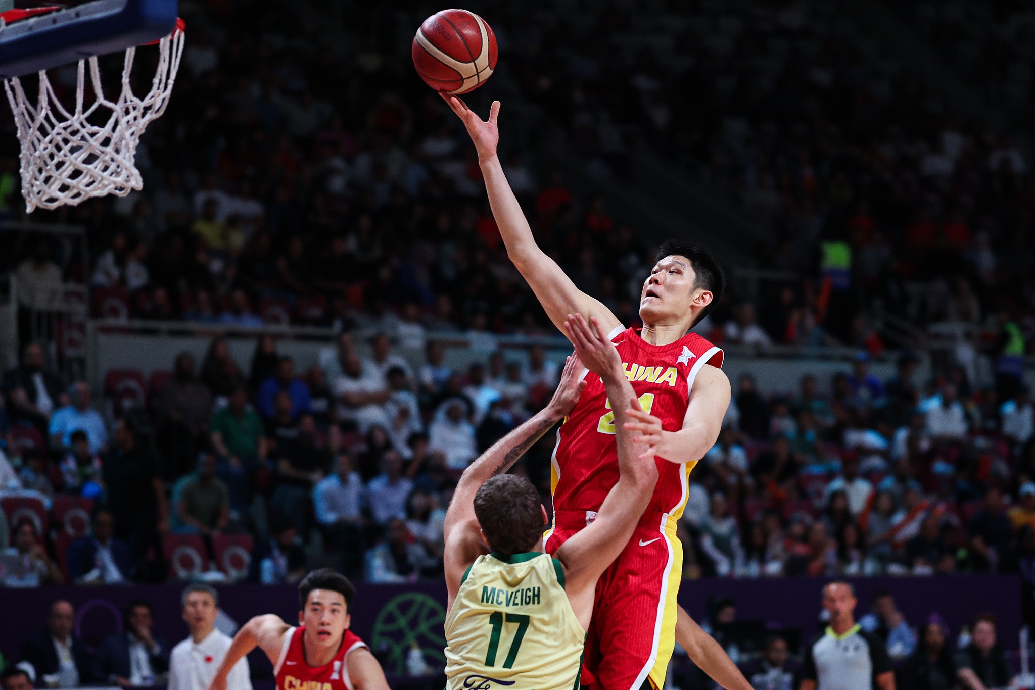 灰熊力克深圳队，胡金秋点燃赛场