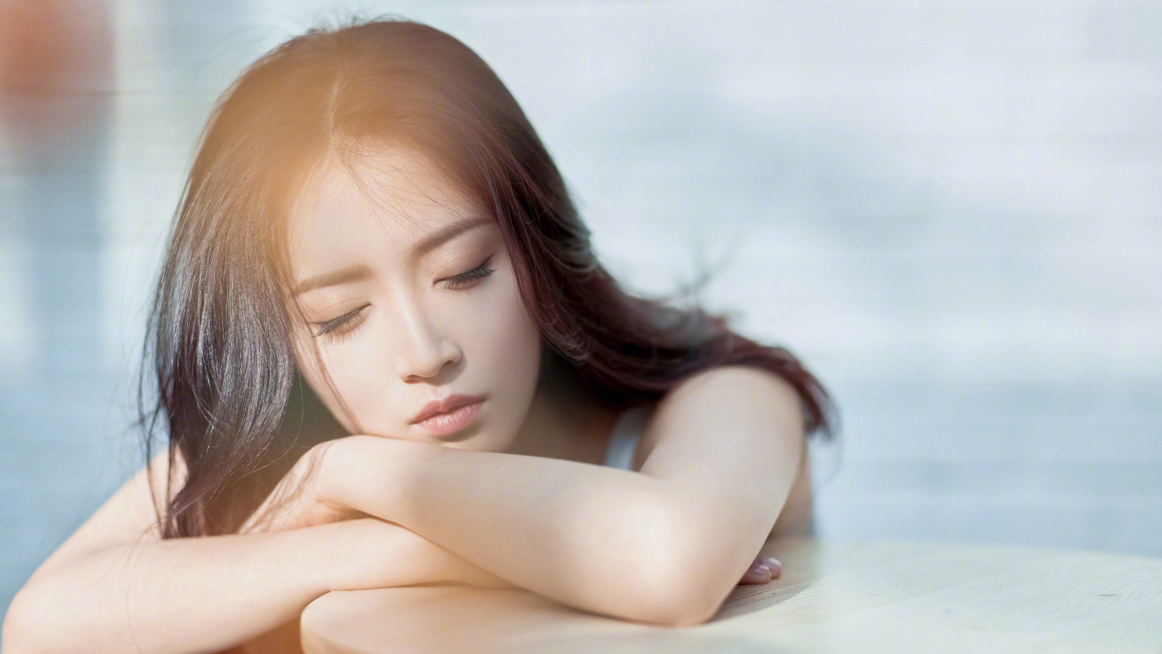 爱游戏APP-临时转会与终极赌注，拉塞尔率迈凯伦险胜红牛之谜