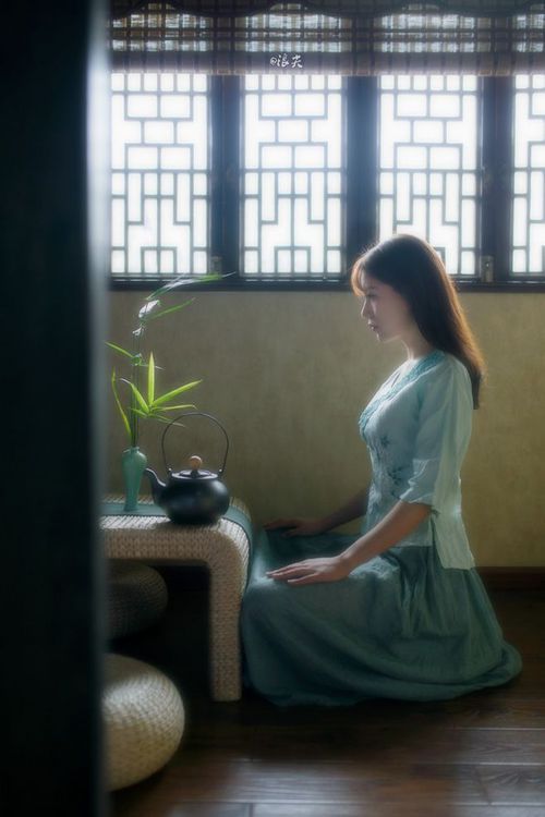 速度与智慧的碰撞，F1揭幕战极速狂飙与篮网战术压制广厦队的双重焦点