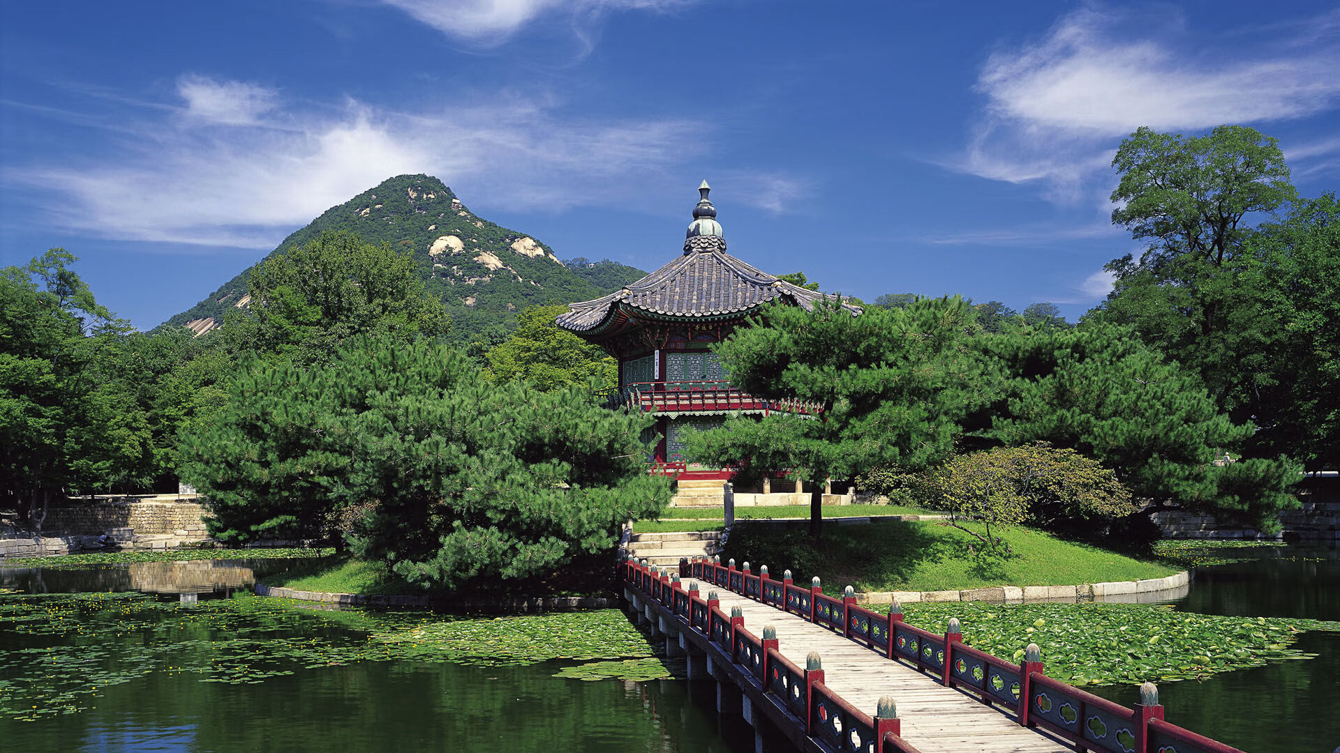 从安塔利亚到曼彻斯特,足球版图的隐秘统治艺术