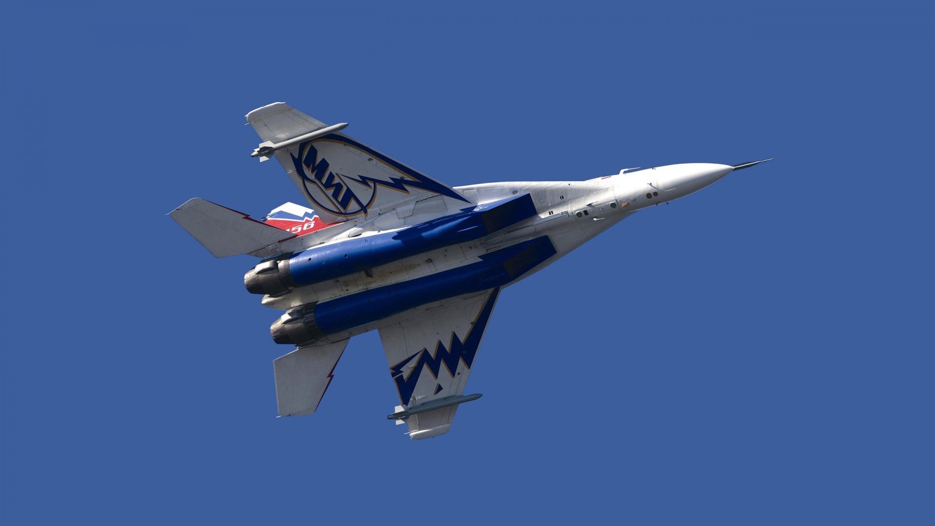 当蓝月军团遇上铁壁之城,迪马利亚的利刃在怎样的大场面下淬出寒光?