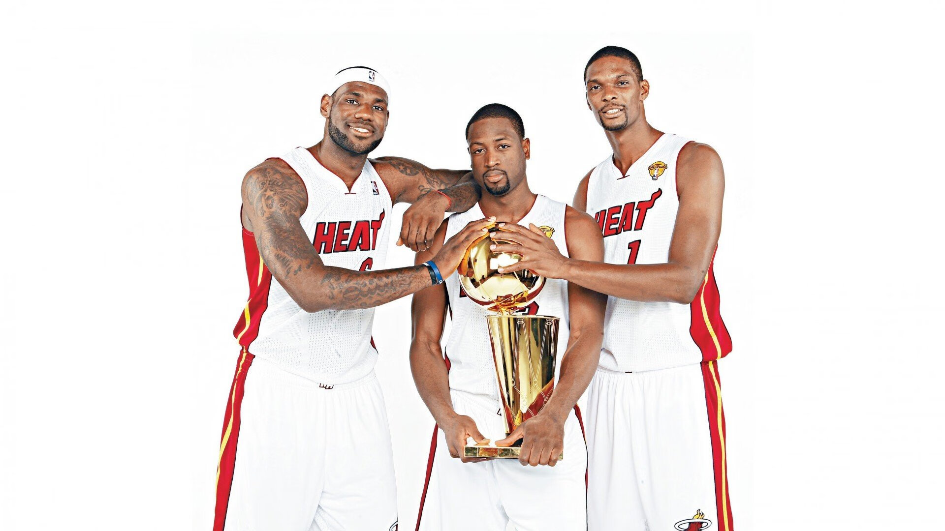 引擎交响曲与爵士变奏,当F1极速节奏踏平雄鹿的篮球密林