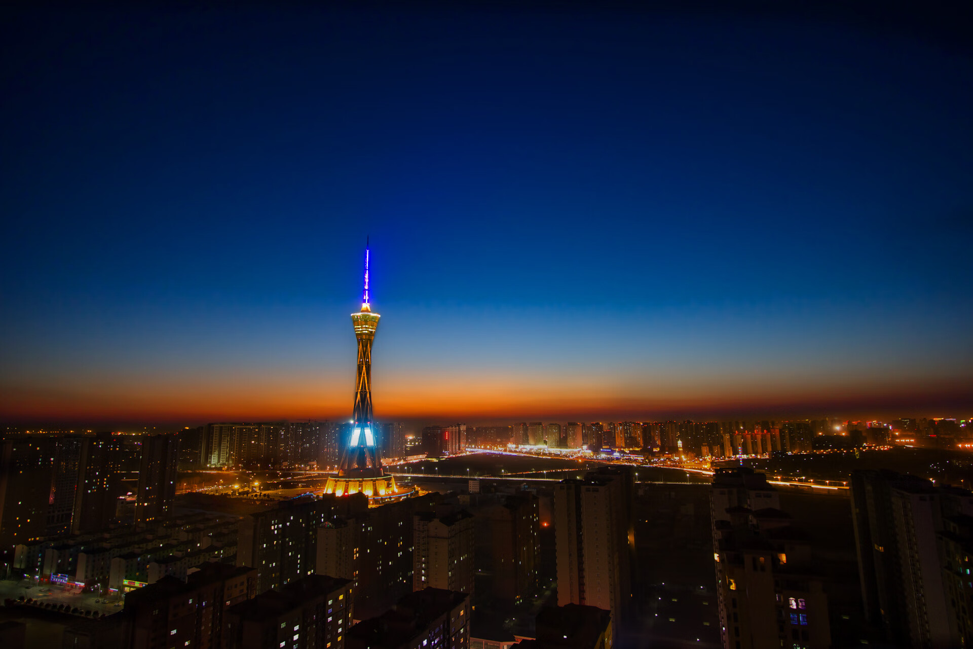 爱游戏体育-2026世界杯F组惊现东方风暴，泰国碾压冰岛，穆西亚拉导演历史性大捷